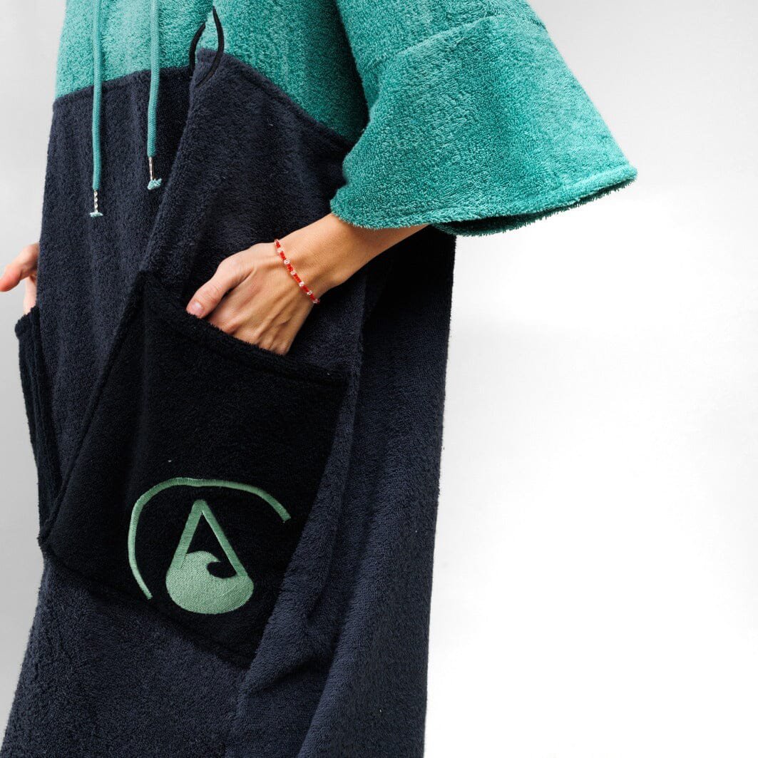 Surf Poncho Move