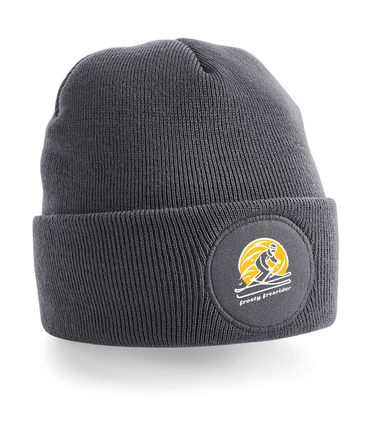 Beanie of muts met Abstract logo van een coole freeride skier met het zonnetje op de achtergrond